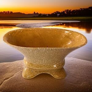 Brush McCoy Pottery Planter Vase 940 USA Footed Farmhouse Cottage Rustic‎ Garden